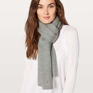 Lululemon NWOT 🎉🎈host pick🎉merino wool Cozy Up scarf